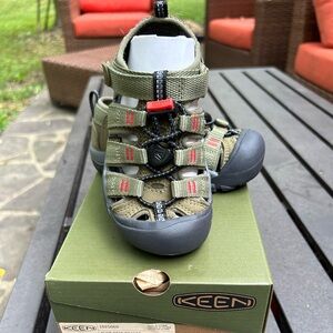 NIB Keen Newport H2 little kids sandals - New in Box